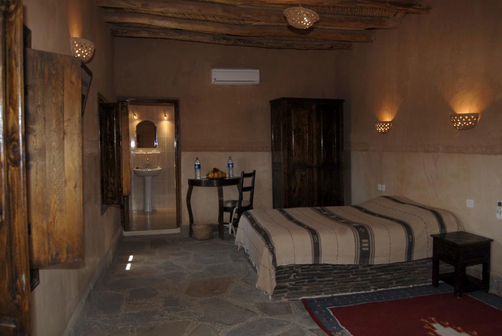 Hotel Kasbah Imdoukal à Nkob Extérieur photo